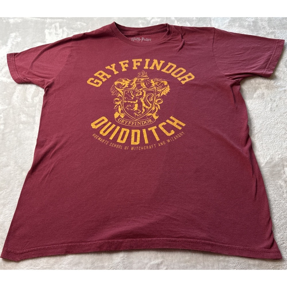Harry Potter Gryffindor Quidditch T Shirt Size L Large Red Maroon Gold Crest